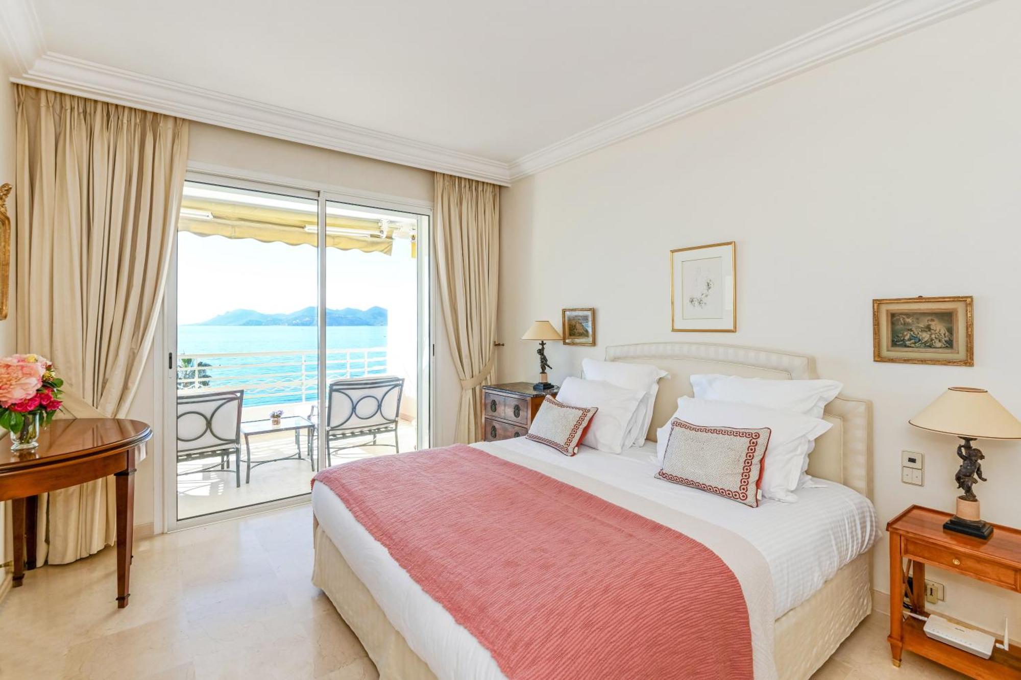 Buckingham & Lloyds - Cannes Extérieur photo